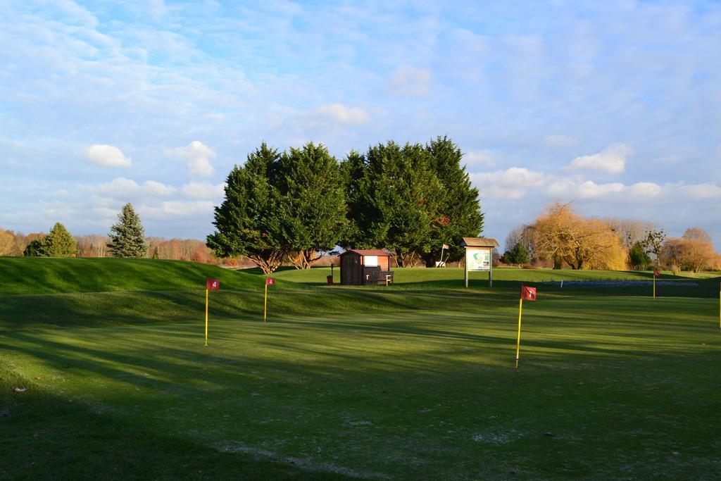 Golf Hotel De La Carte 츄지수르세스 외부 사진