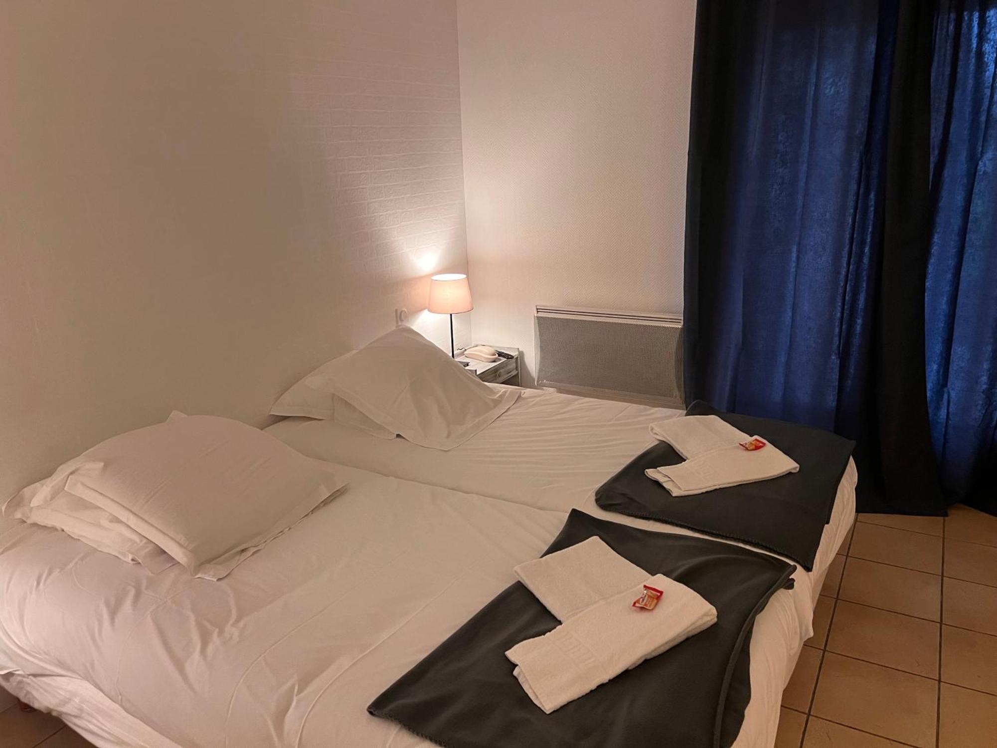 Golf Hotel De La Carte 츄지수르세스 외부 사진